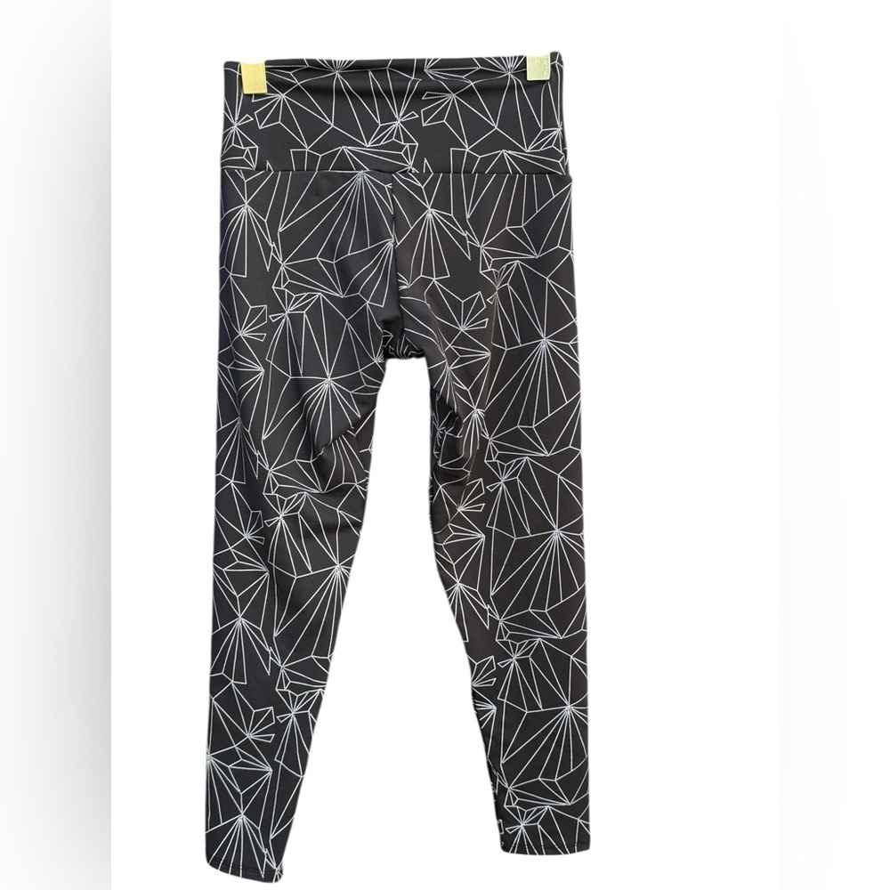 Onzie Geometric Print 7/8 Leggings Black White Yoga Pants XS - Picture 2 of 12
